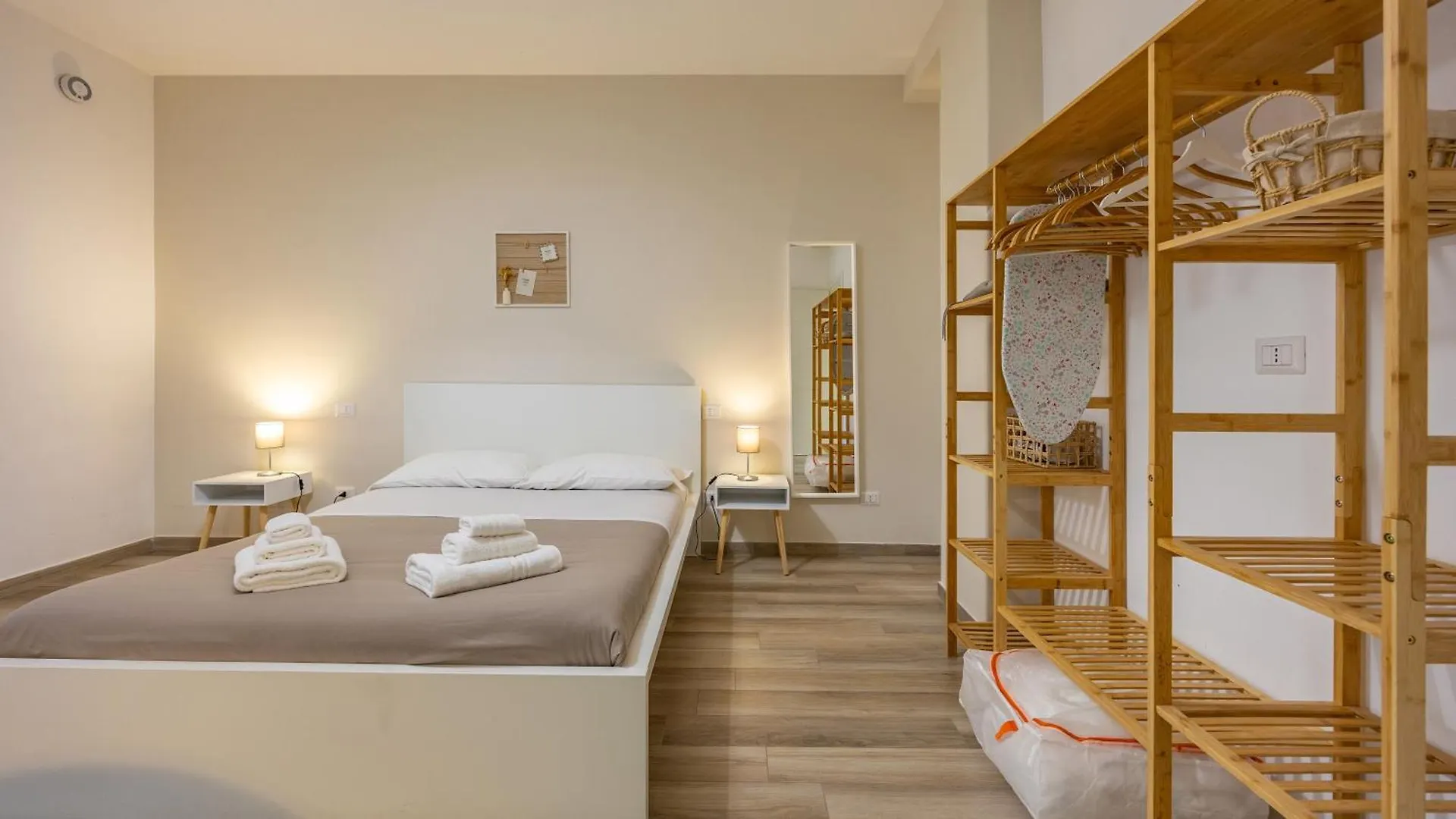 Ostiense Flat&Rooms By Rentbeat Roma Alloggio in famiglia