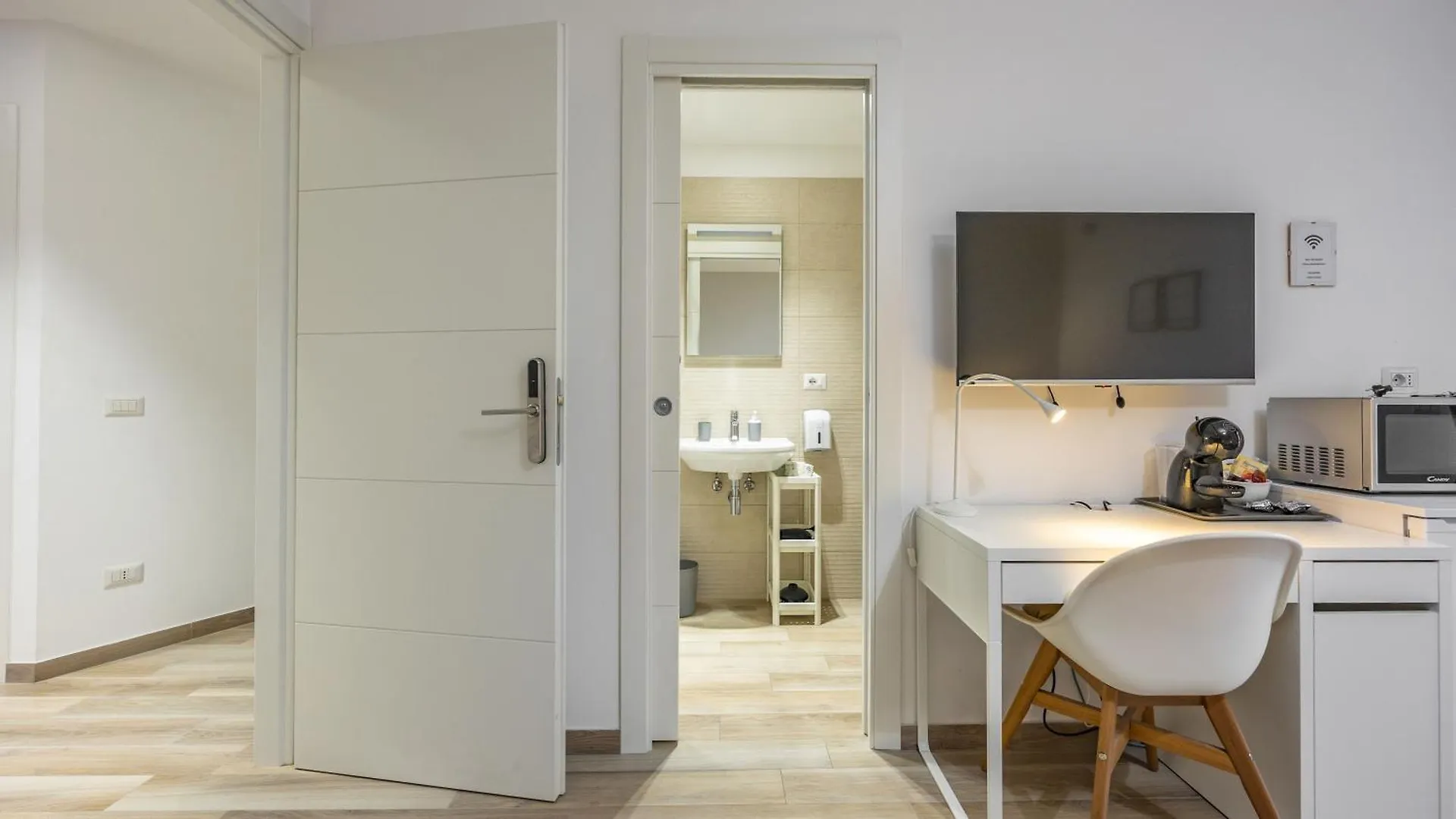 Ostiense Flat&Rooms By Rentbeat Roma 0*,