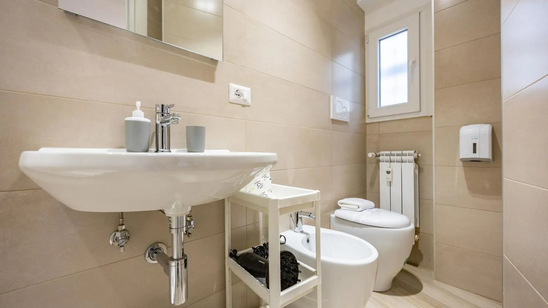 Ostiense Flat&Rooms By Rentbeat Roma Alloggio in famiglia