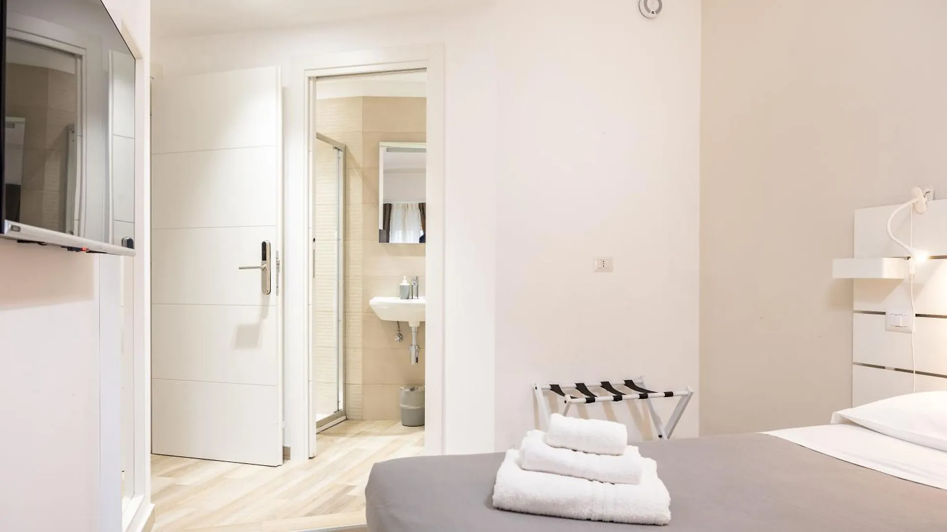 Ostiense Flat&Rooms By Rentbeat Roma Alloggio in famiglia