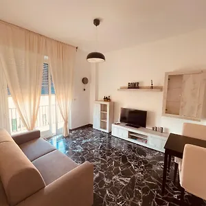 casa-vacanze-la-nina.hotelitalianriviera.com/